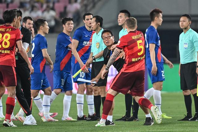 锡安28分鹈鹕力克篮网3连胜 独行侠险胜马刺